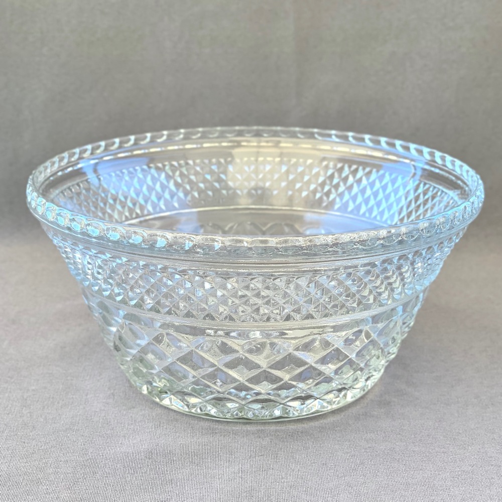 Anchor Hocking Wexford Glass Salad / Serving / Punch Bowl